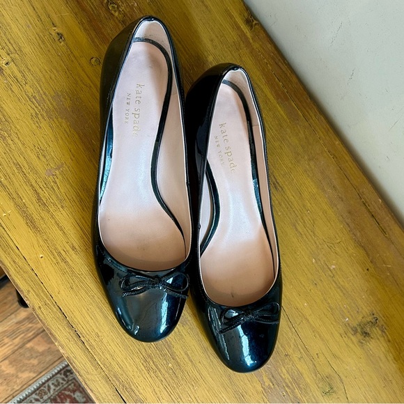 Kate Spade Glossy Black Heels with Bow - Picture 9 of 9